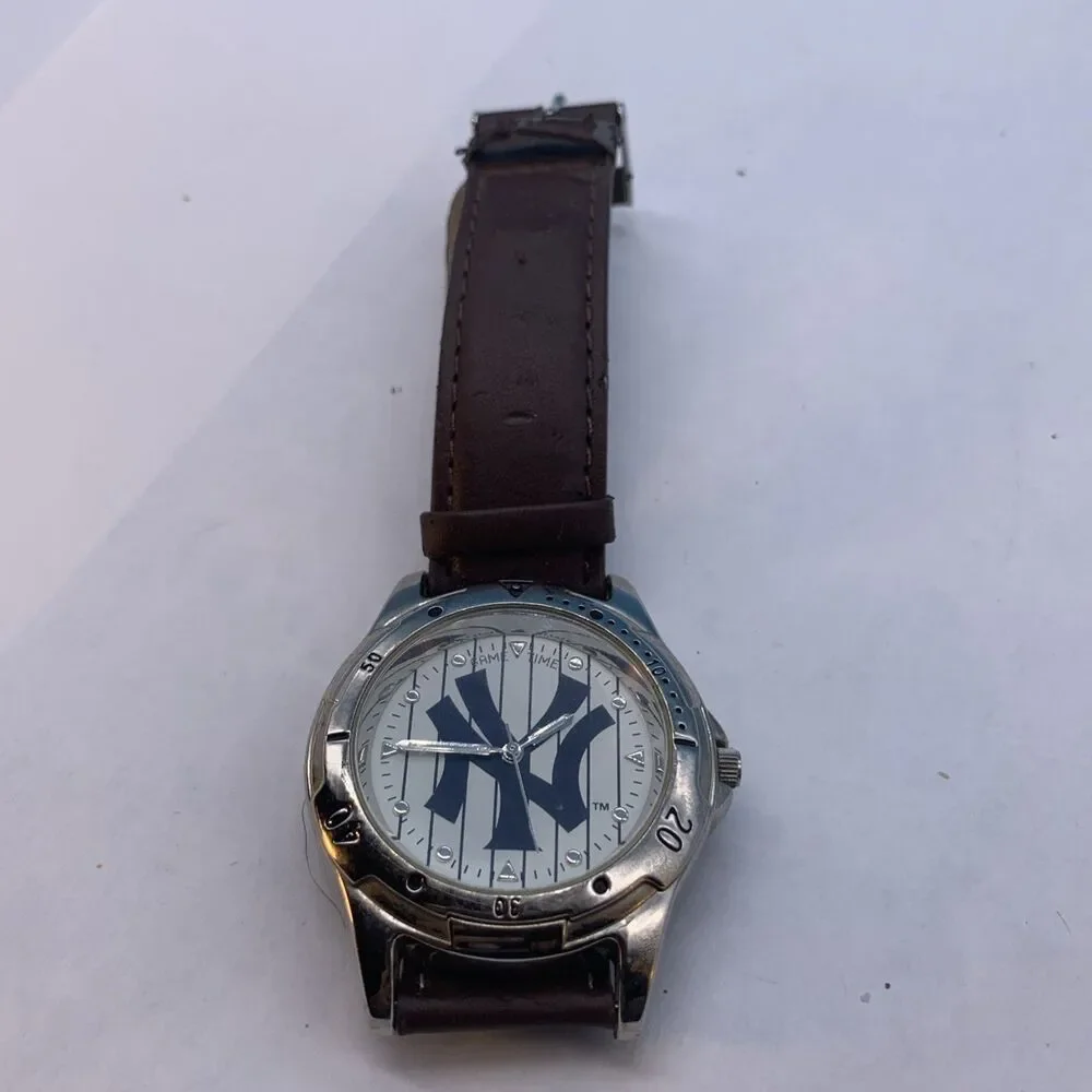 Game Time NY Yankees Watch (O-12)